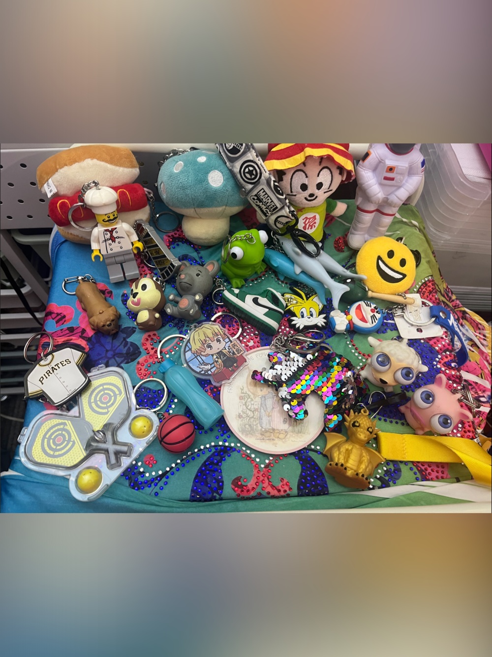 29pc bulk lot of Keychains Variety of shapes. Light ups, googly eyed 396